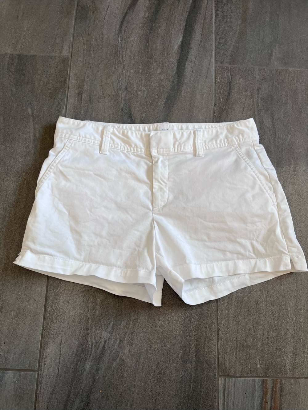 GAP White Size 4 Women's Casual “City Short” Shorts Summer Vacation Resortwear